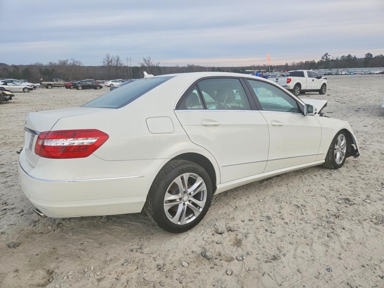 2011 MERCEDES-BENZ E 350 photo 3