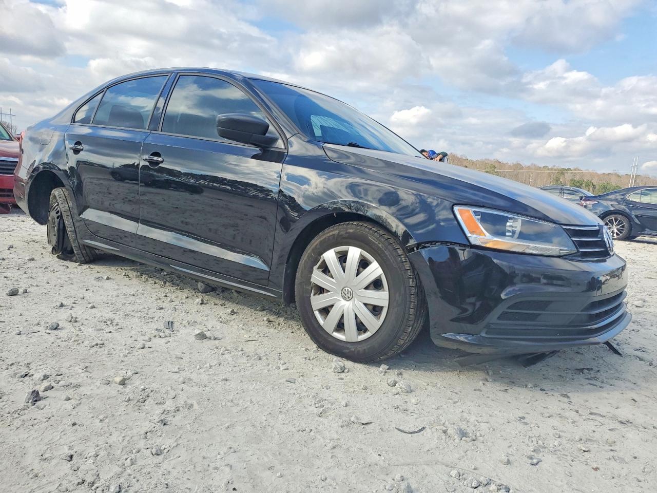 2015 VOLKSWAGEN JETTA BASE photo 4