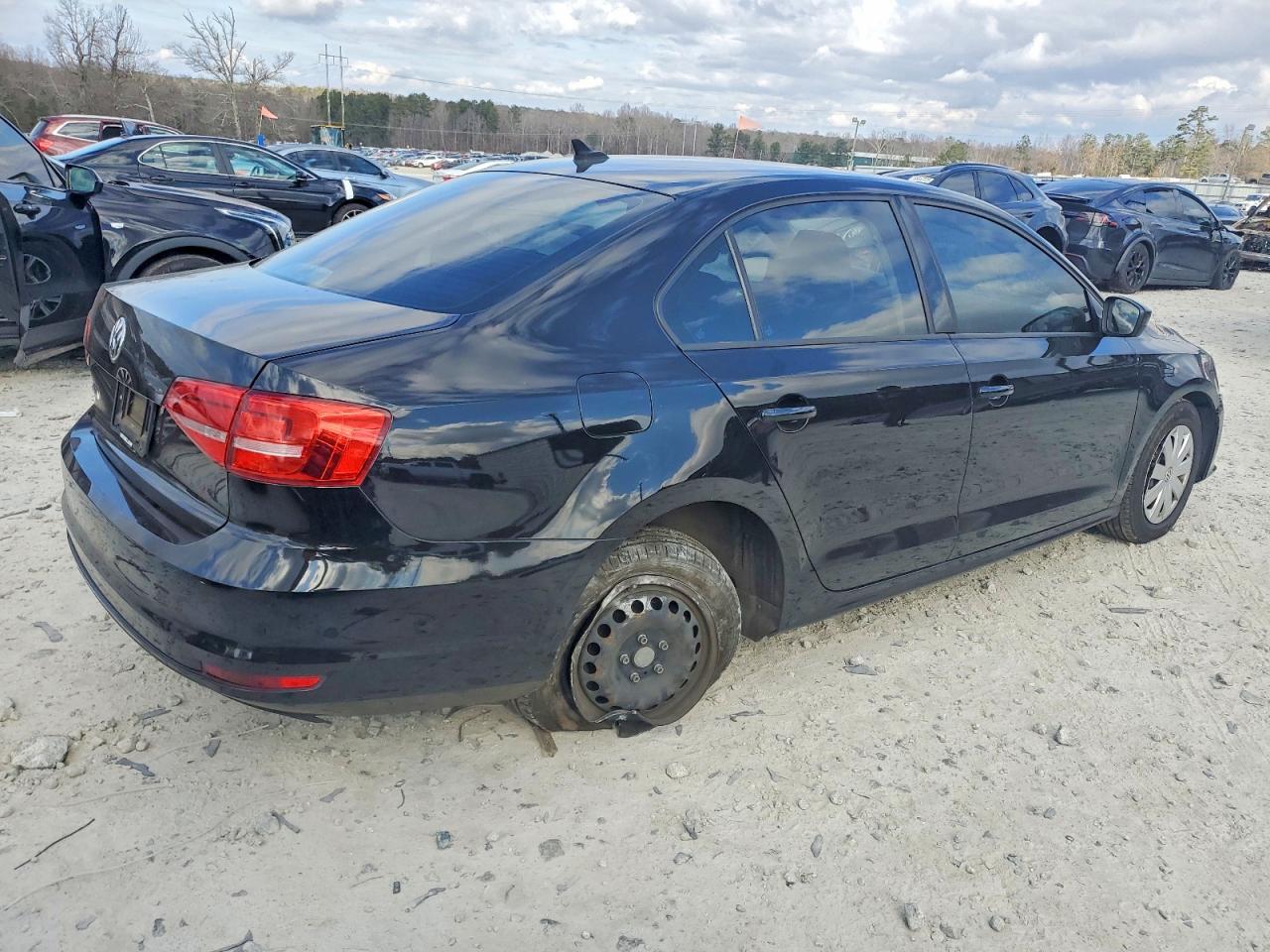 2015 VOLKSWAGEN JETTA BASE photo 3