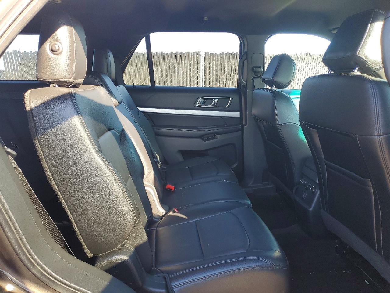 2016 FORD EXPLORER XLT photo 11