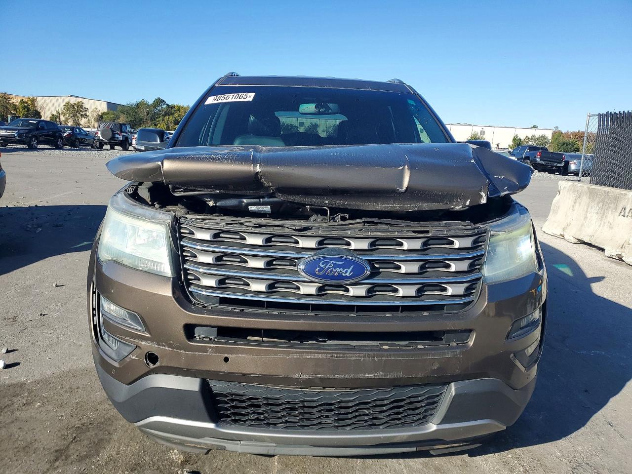 2016 FORD EXPLORER XLT photo 5