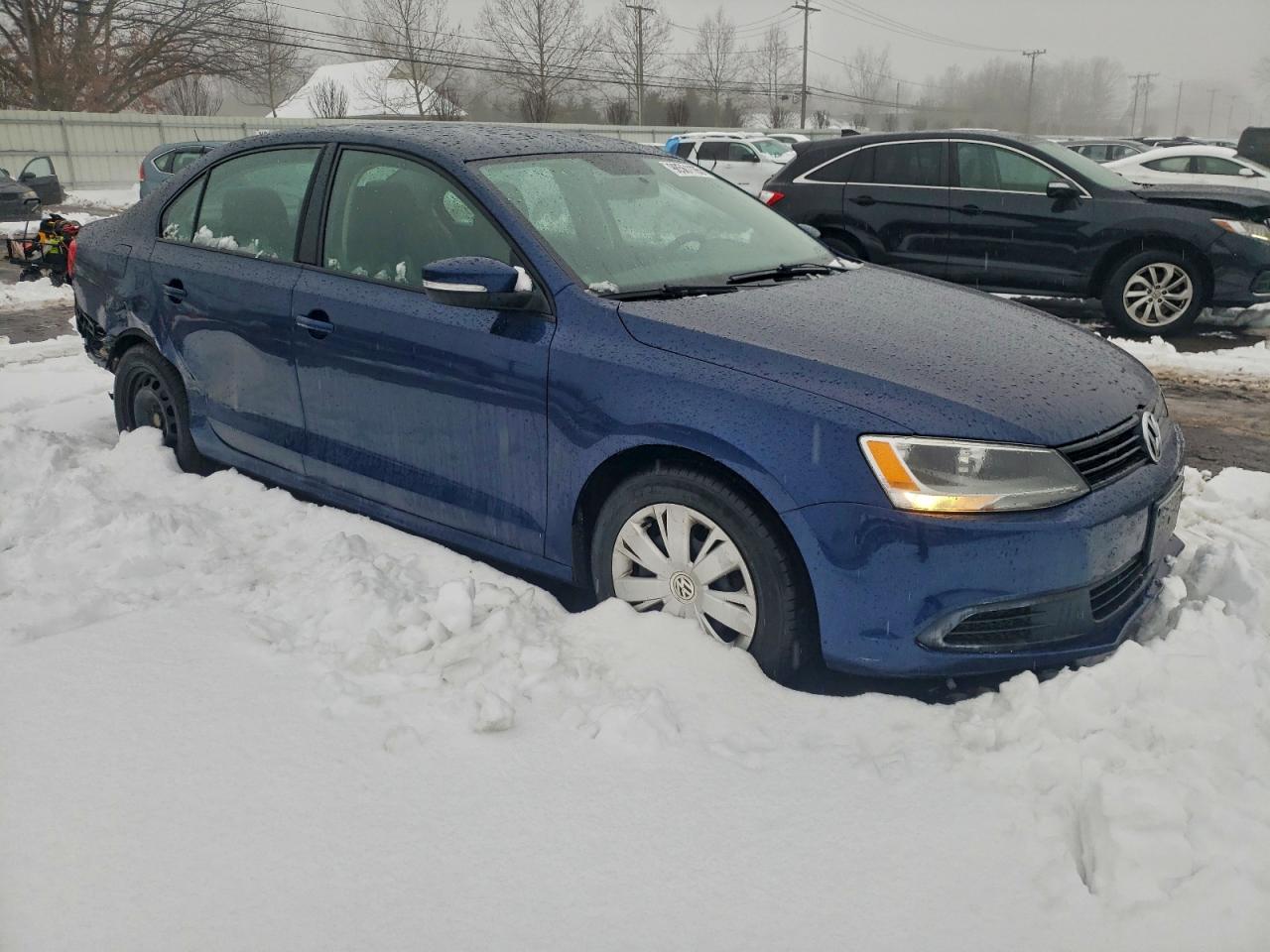 2012 VOLKSWAGEN JETTA SE photo 4