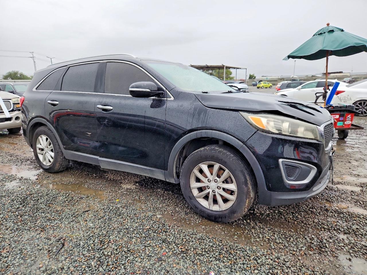 2017 KIA SORENTO LX photo 4