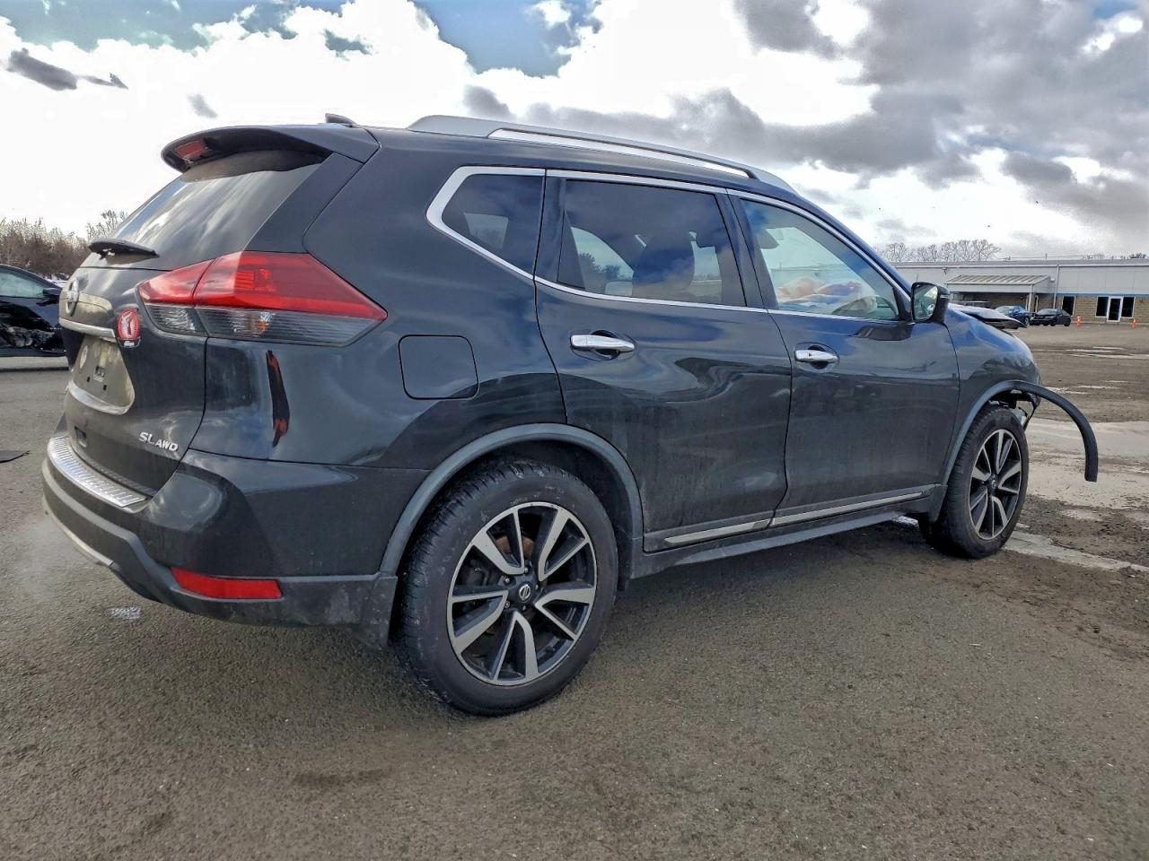 2018 NISSAN ROGUE S photo 3