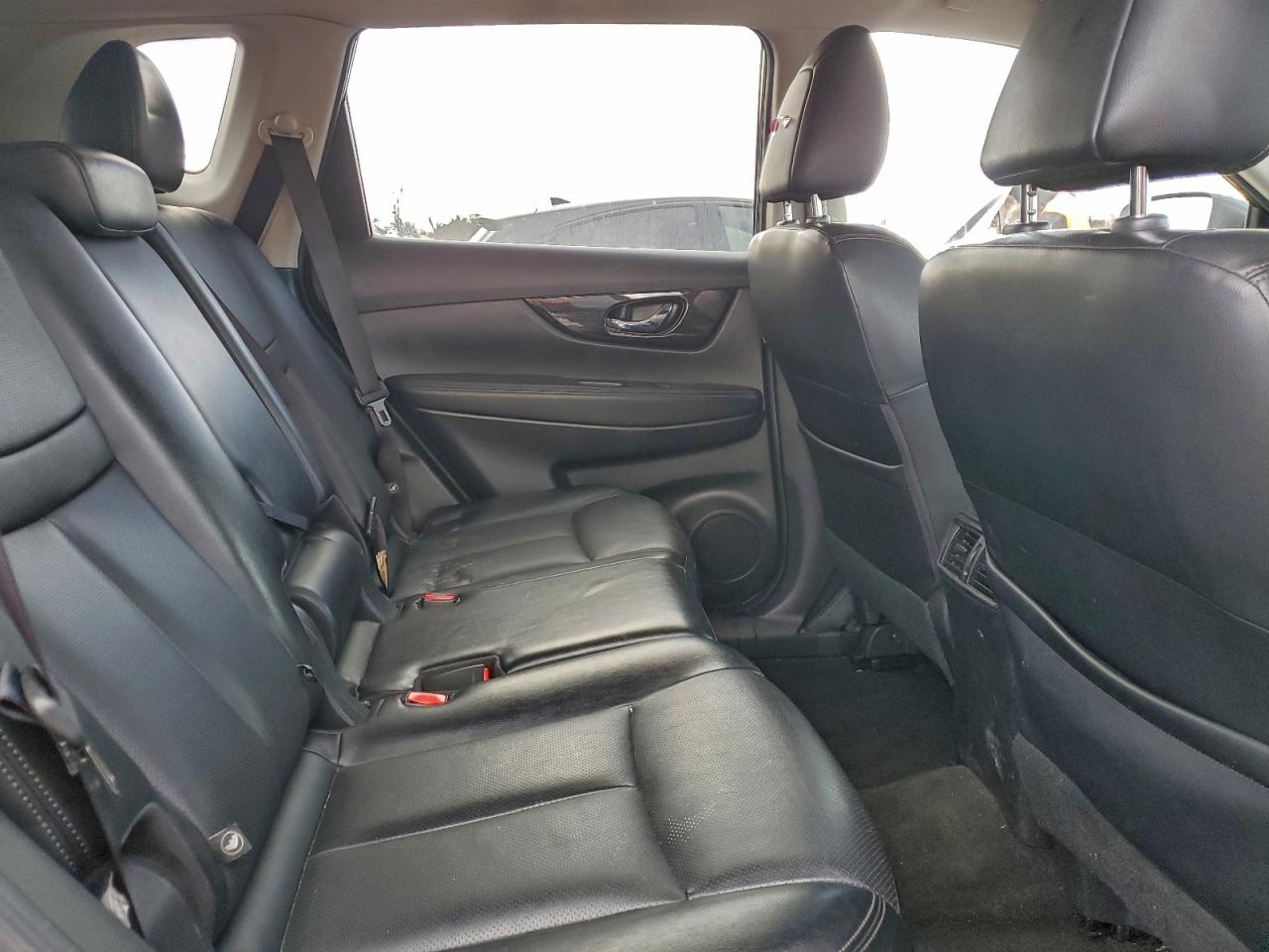 2018 NISSAN ROGUE S photo 11