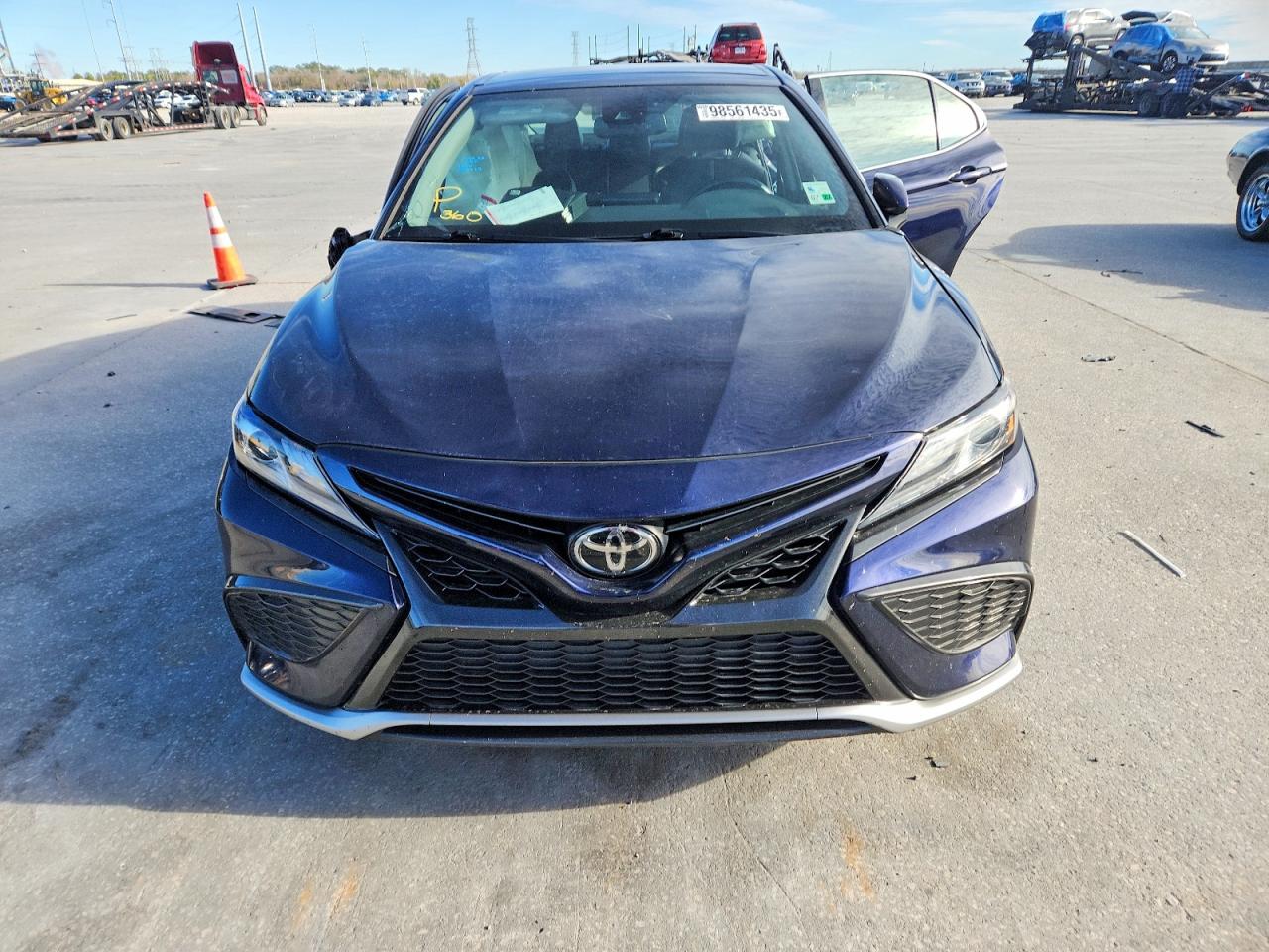 2021 TOYOTA CAMRY XSE photo 5