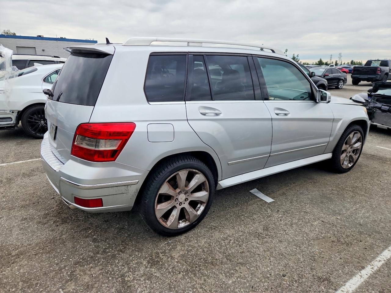 2010 MERCEDES-BENZ GLK 350 photo 3