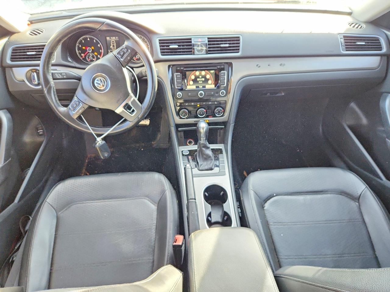2014 VOLKSWAGEN PASSAT SE photo 22