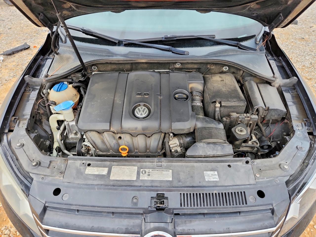 2014 VOLKSWAGEN PASSAT SE photo 31