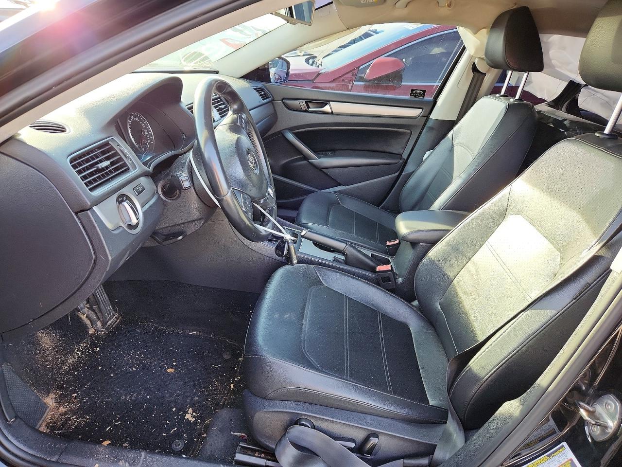 2014 VOLKSWAGEN PASSAT SE photo 19
