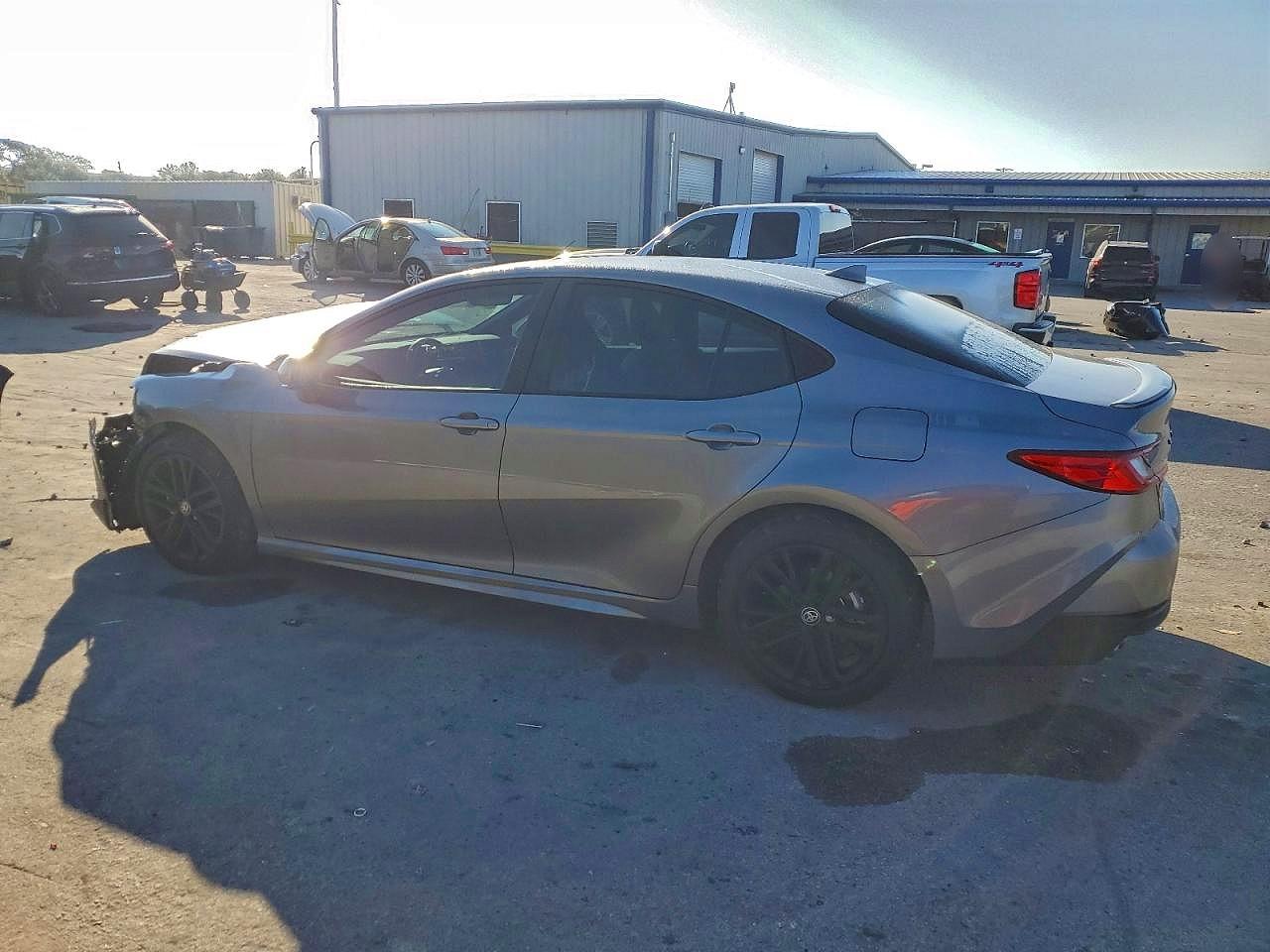 2026 TOYOTA CAMRY SE photo 3