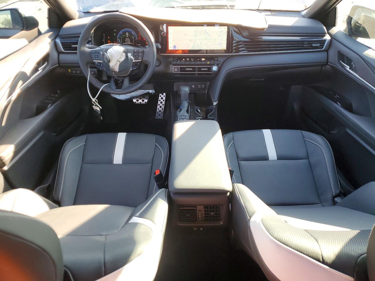 2026 TOYOTA CAMRY SE photo 15