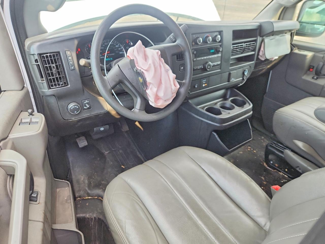 2025 CHEVROLET EXPRESS G3500 UTILITY / SERVICE VAN photo 8