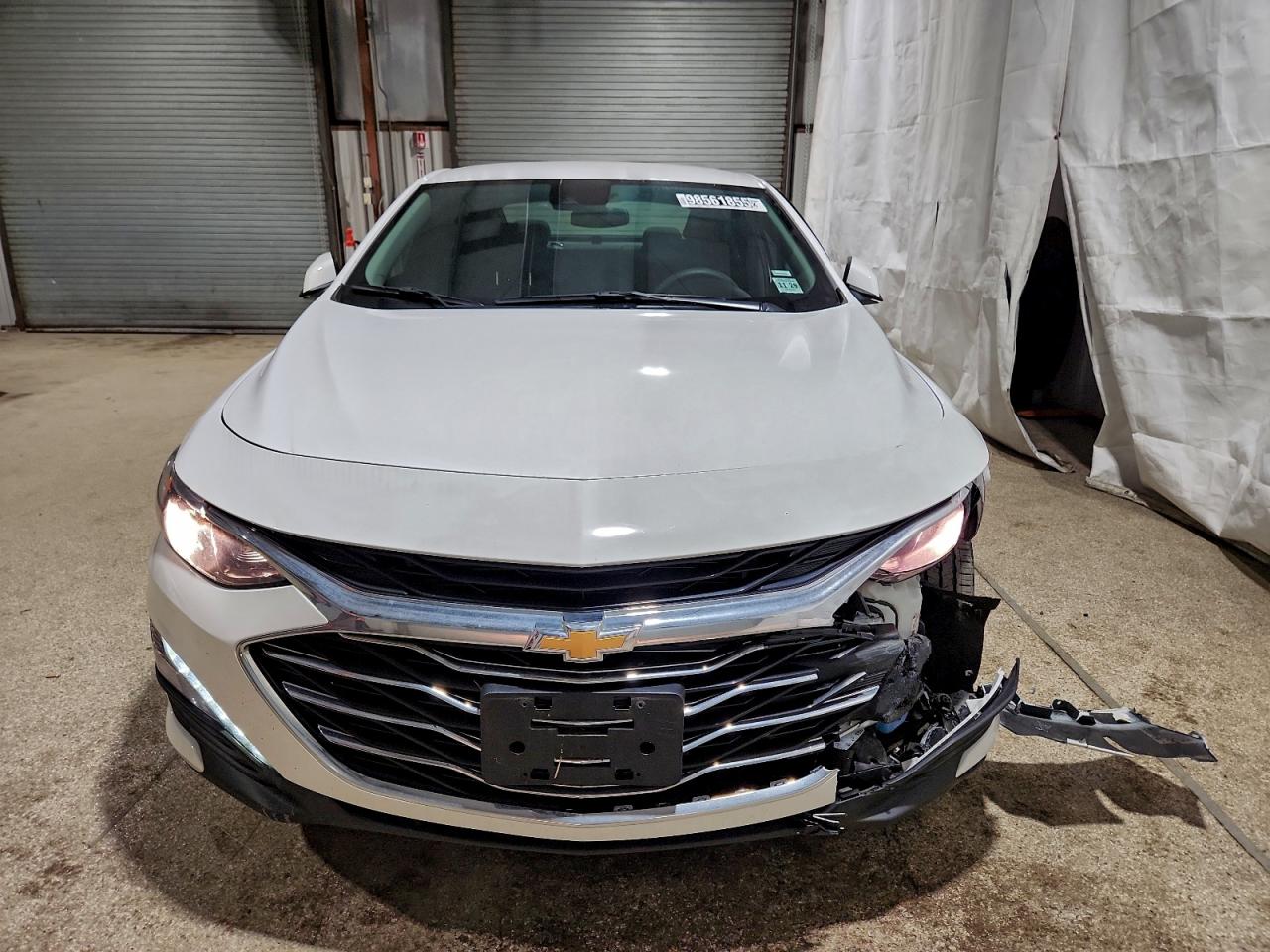2025 CHEVROLET MALIBU LT photo 5