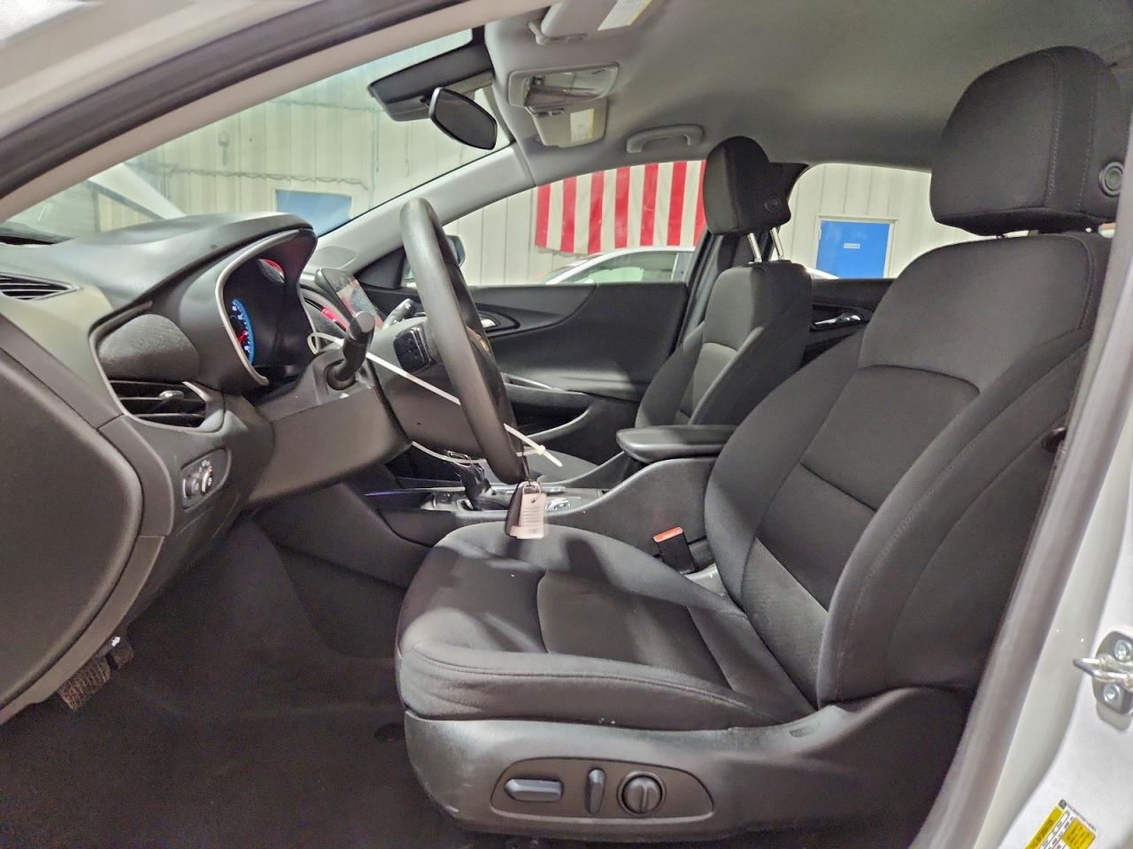 2025 CHEVROLET MALIBU LT photo 7