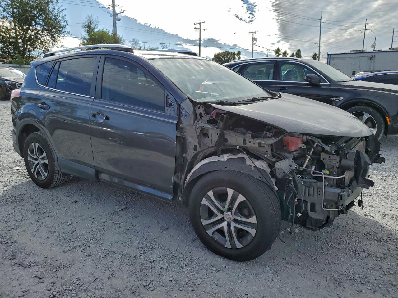 2016 TOYOTA RAV4 LE photo 4
