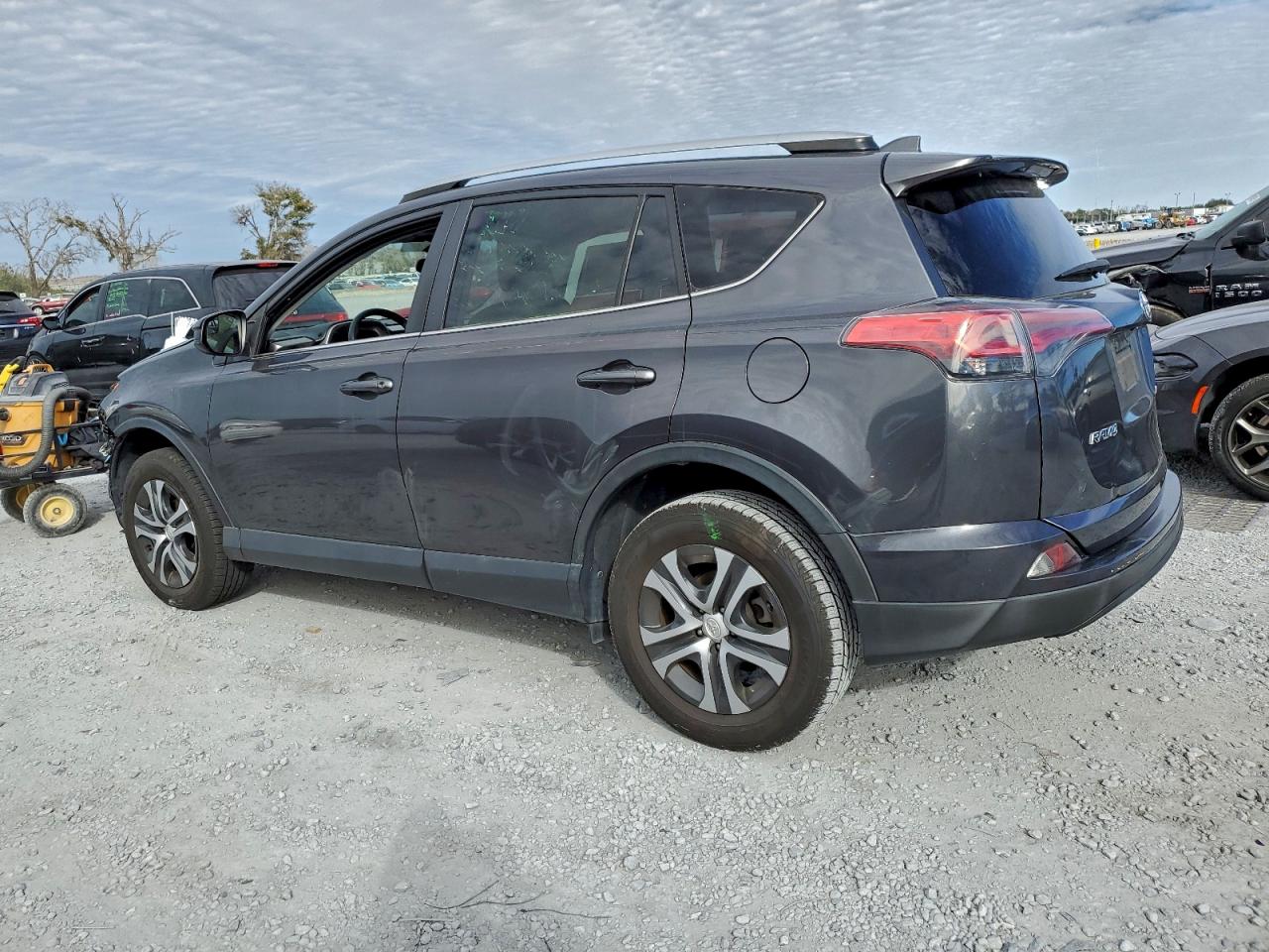 2016 TOYOTA RAV4 LE photo 2