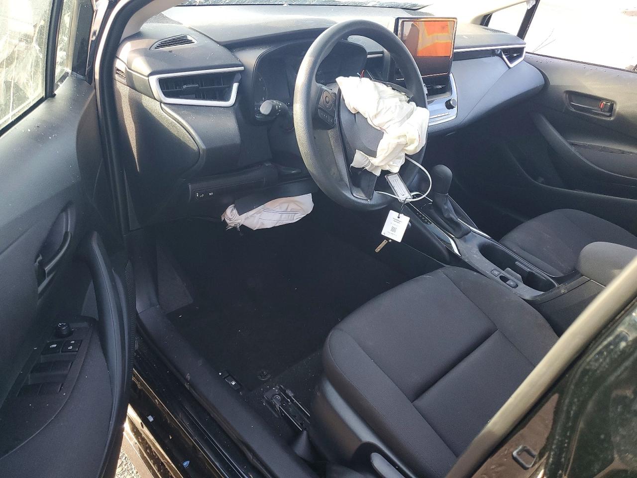 2025 TOYOTA COROLLA LE photo 15