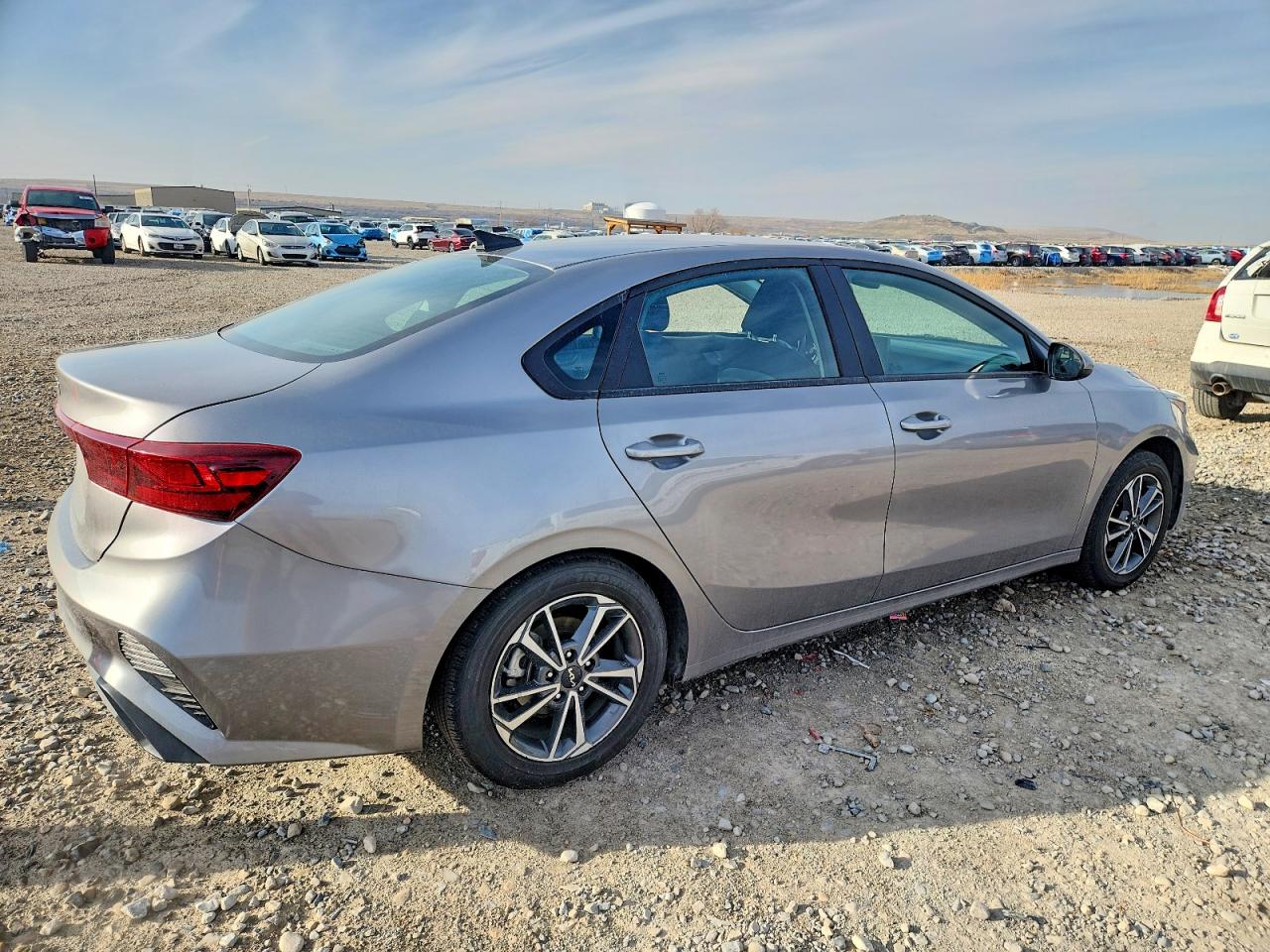 2023 KIA FORTE LX photo 3