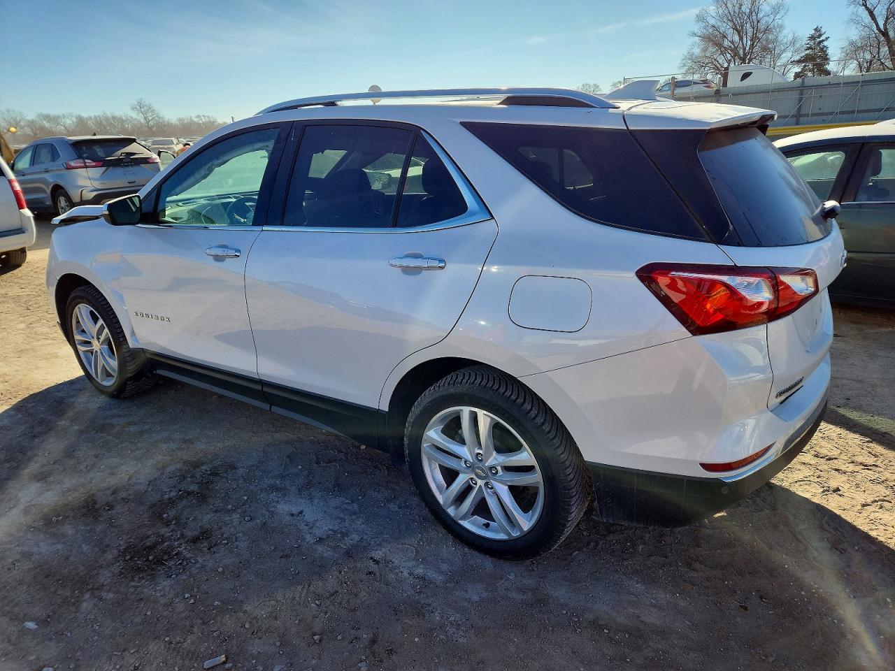 2021 CHEVROLET EQUINOX PREMIER photo 2
