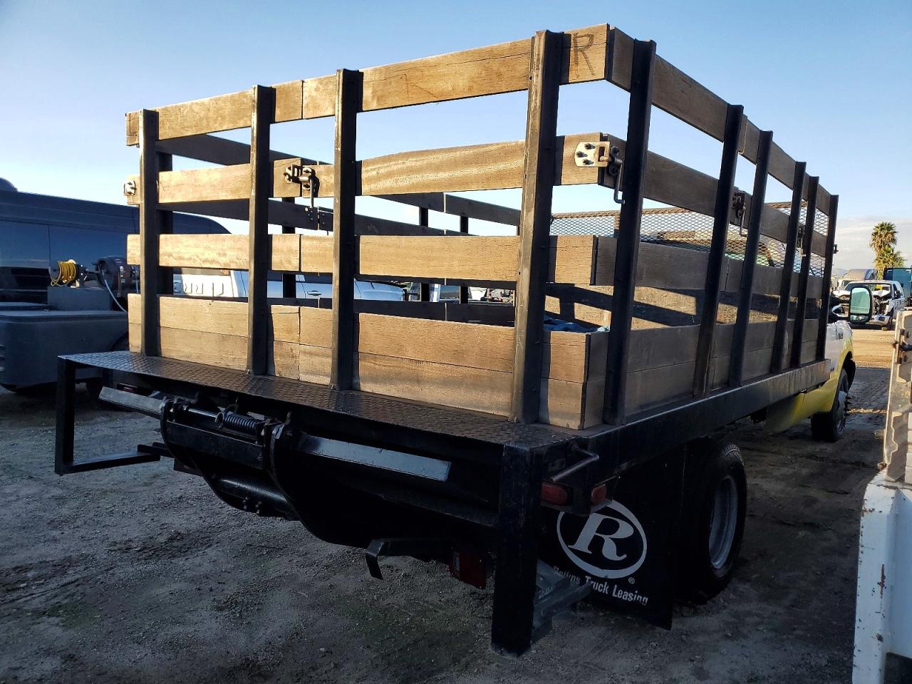 2001 FORD F350 SUPER DUTY FLATBED TRUCK photo 3