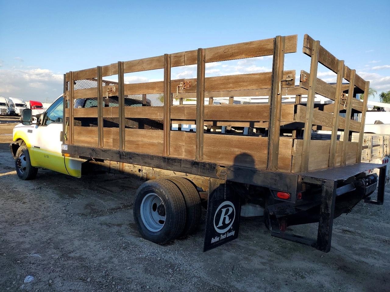 2001 FORD F350 SUPER DUTY FLATBED TRUCK photo 2