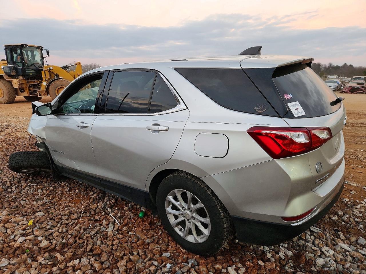 2019 CHEVROLET EQUINOX LT photo 3