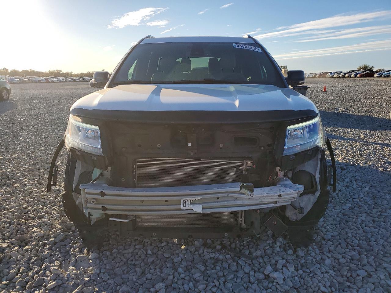 2018 FORD EXPLORER XLT photo 9