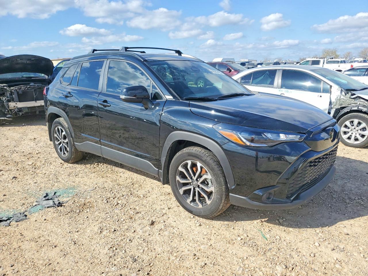 2024 TOYOTA COROLLA CROSS SE photo 4