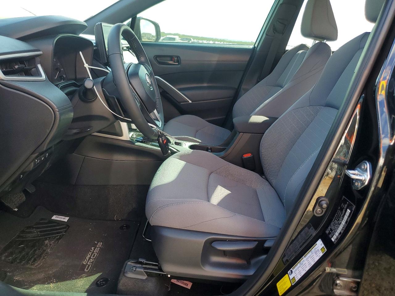 2024 TOYOTA COROLLA CROSS SE photo 7