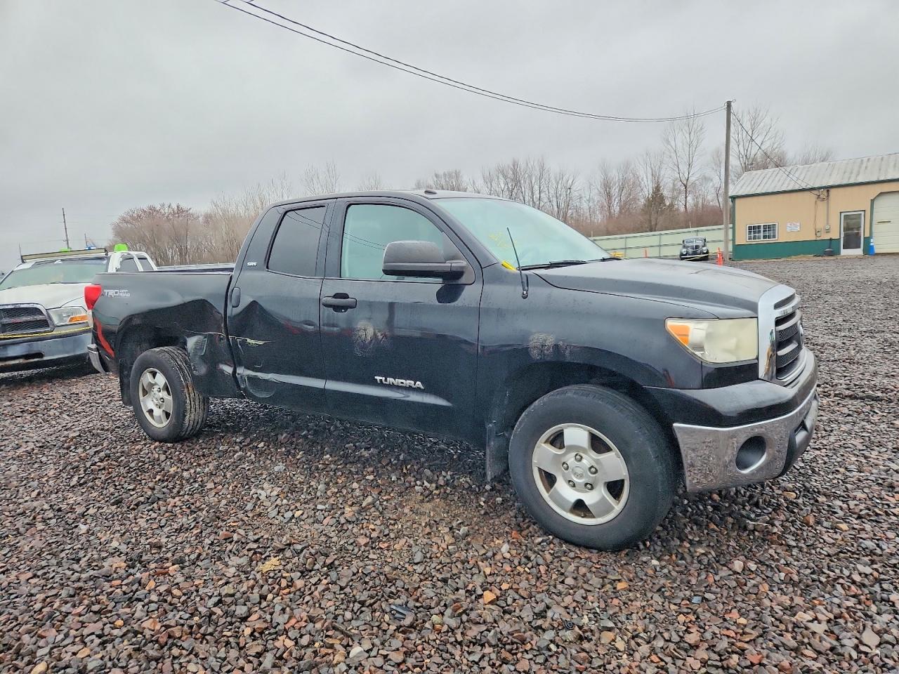2011 TOYOTA TUNDRA DOUBLE CAB SR5 photo 4