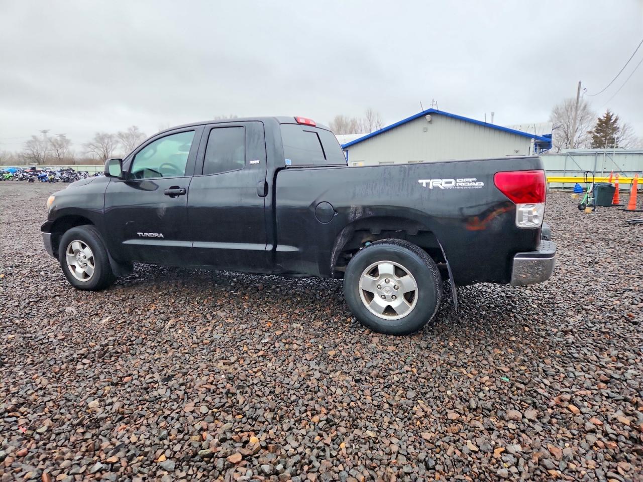 2011 TOYOTA TUNDRA DOUBLE CAB SR5 photo 2