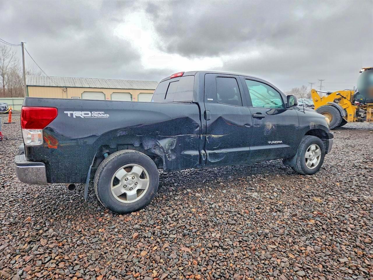 2011 TOYOTA TUNDRA DOUBLE CAB SR5 photo 3