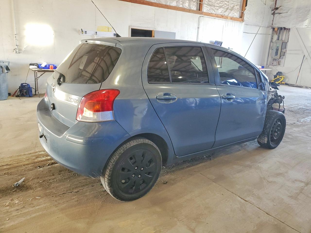 2010 TOYOTA YARIS photo 3