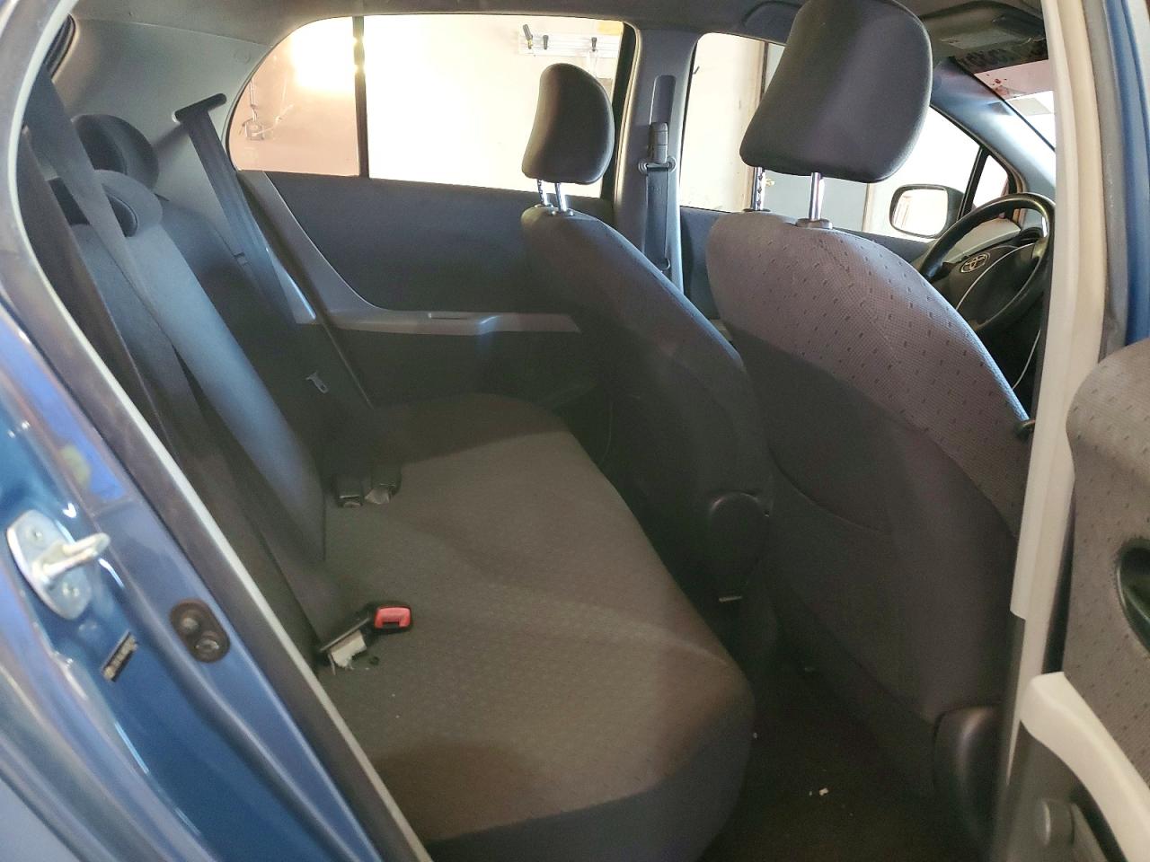 2010 TOYOTA YARIS photo 10