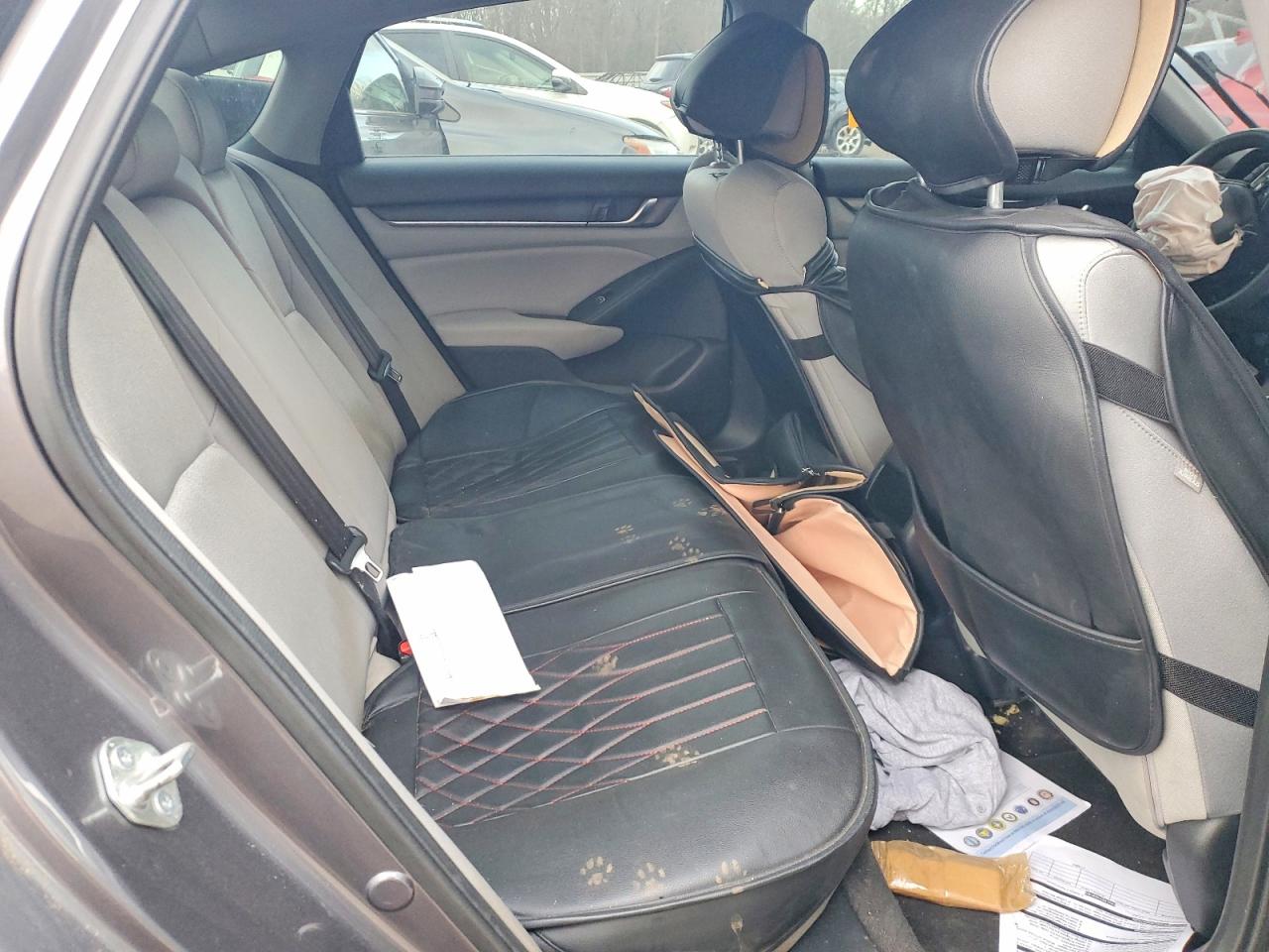 2018 HONDA ACCORD LX photo 10