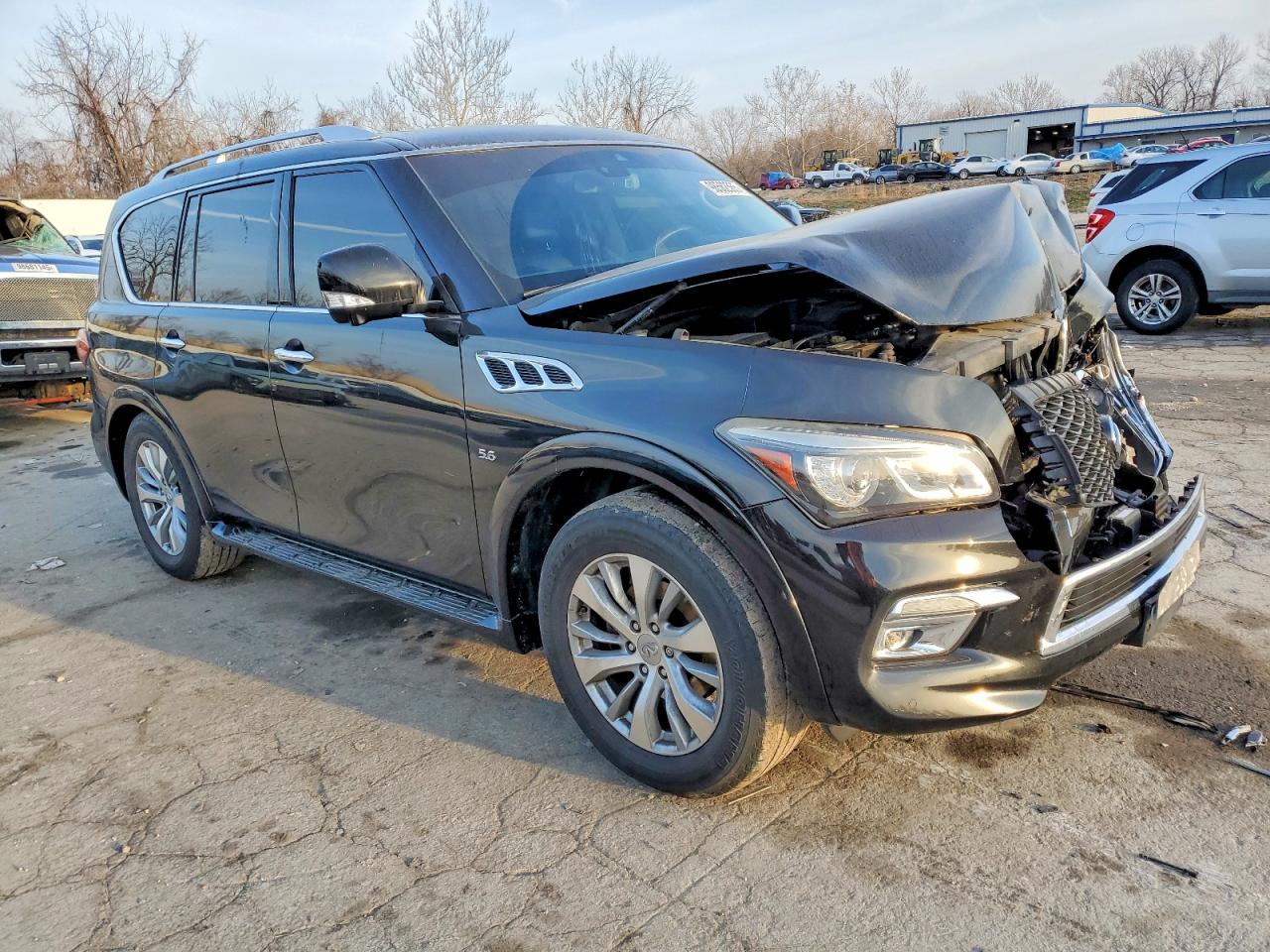 2017 INFINITI QX80 BASE photo 4