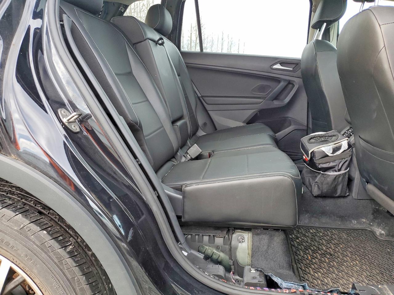 2021 VOLKSWAGEN TIGUAN SE photo 11