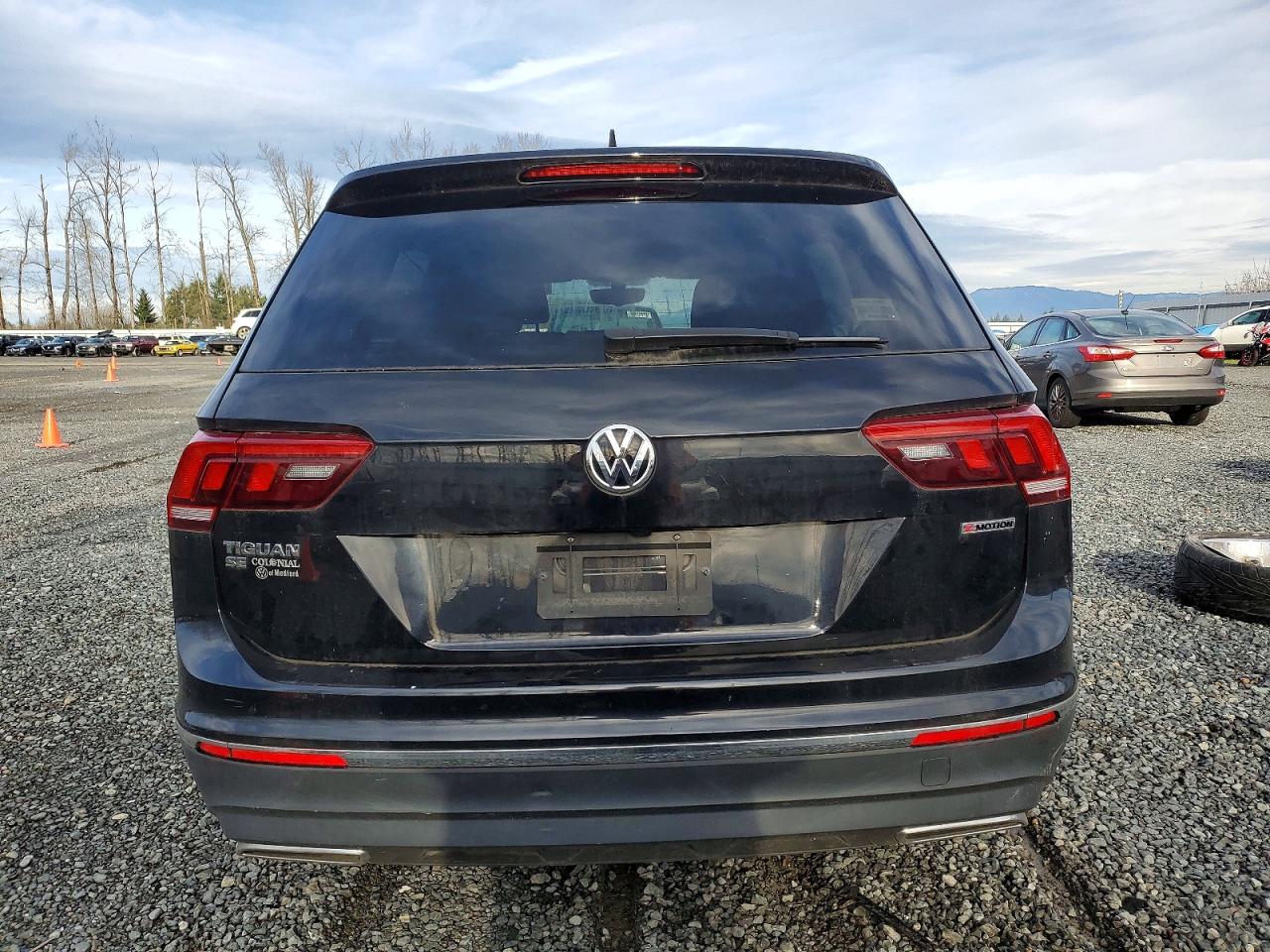 2021 VOLKSWAGEN TIGUAN SE photo 6