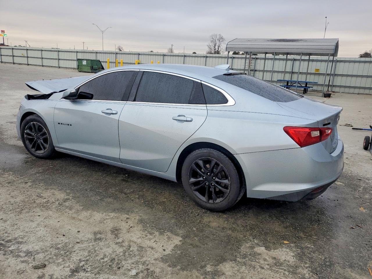 2017 CHEVROLET MALIBU LT photo 2