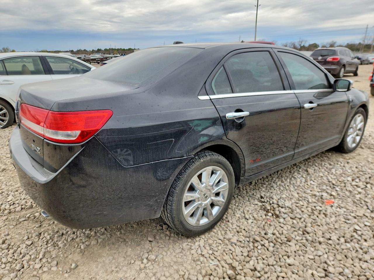 2011 LINCOLN MKZ photo 3