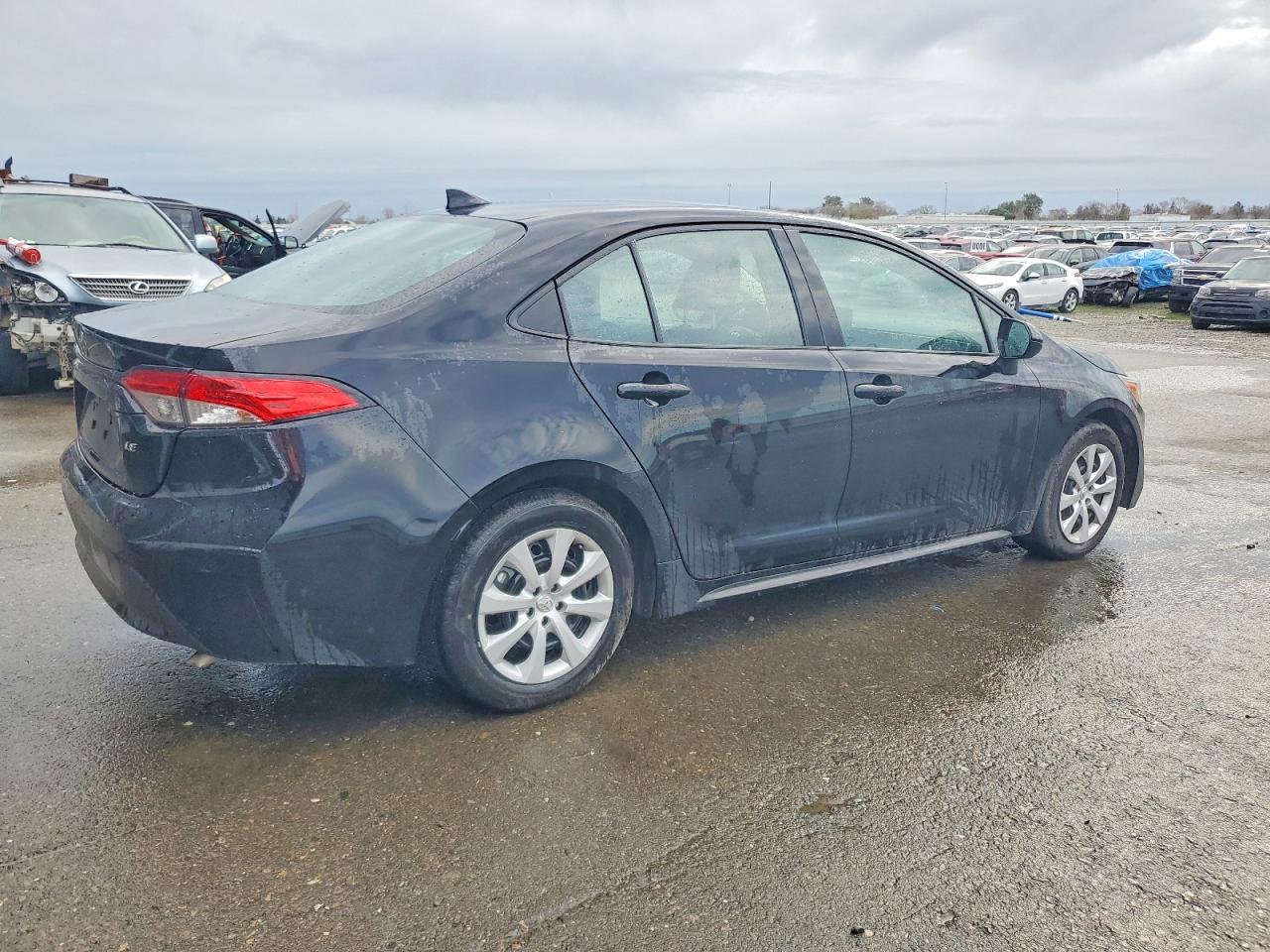2024 TOYOTA COROLLA LE photo 3
