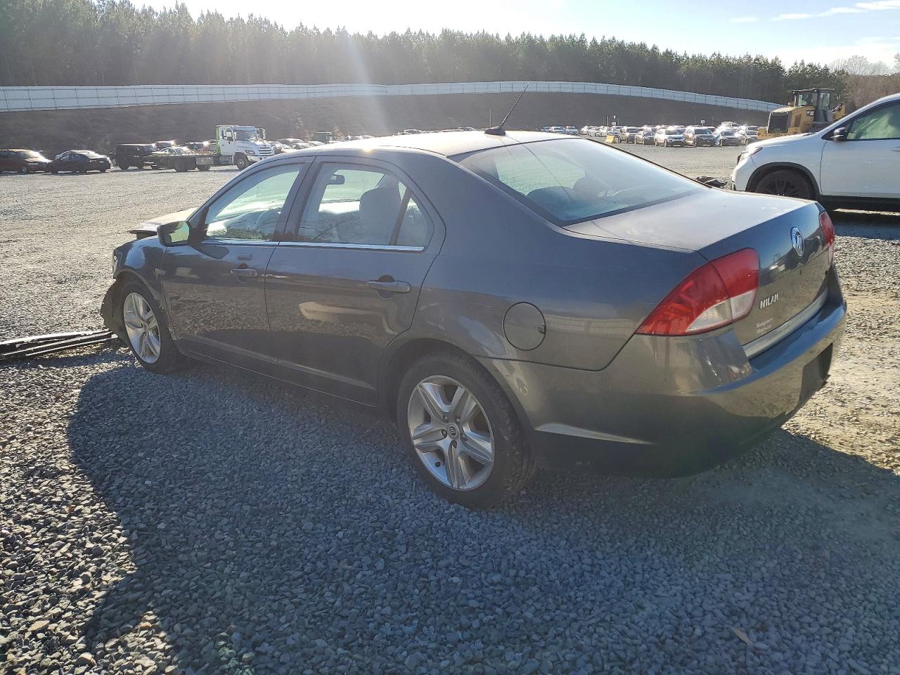 2010 MERCURY MILAN photo 2