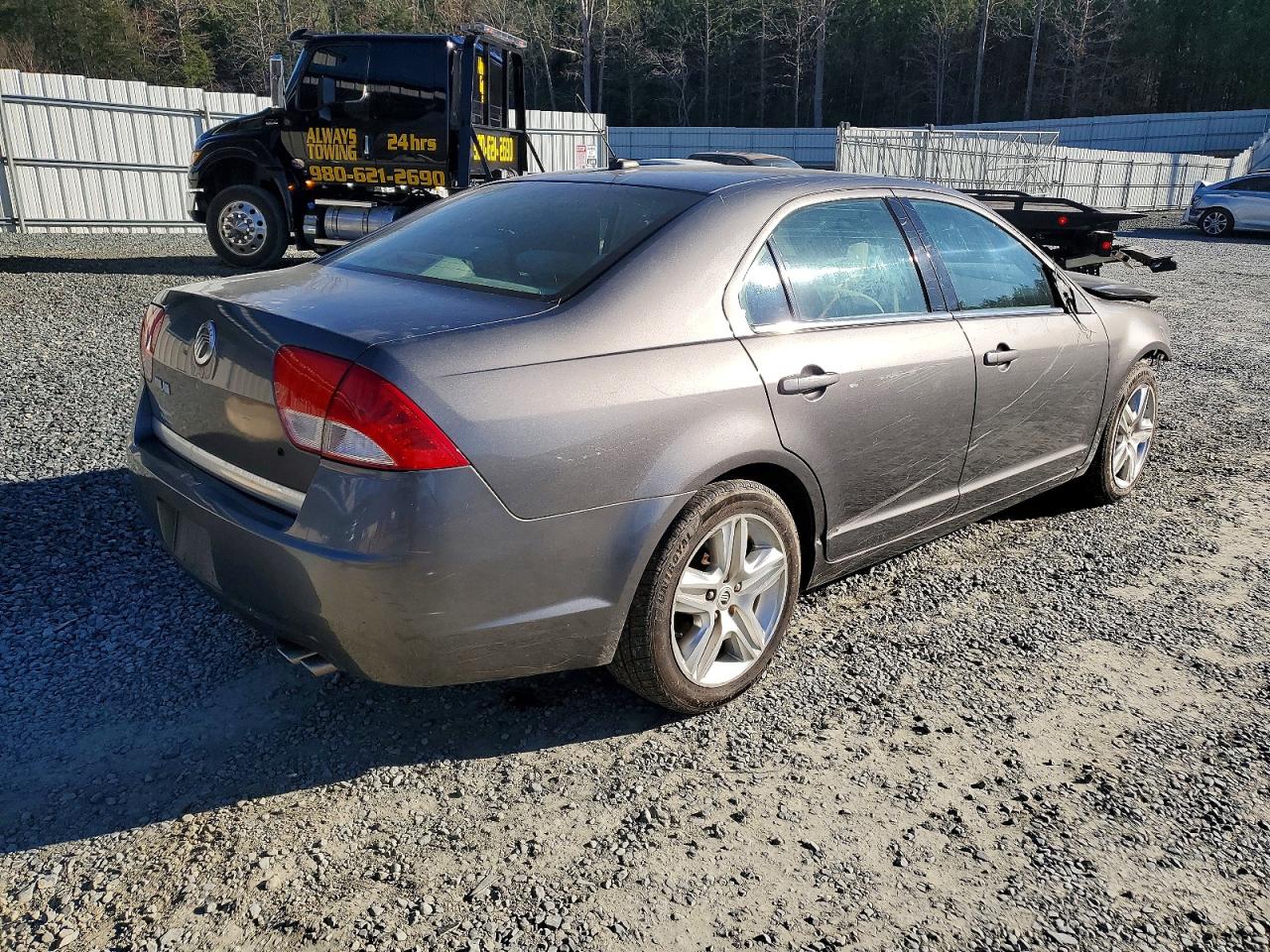 2010 MERCURY MILAN photo 3