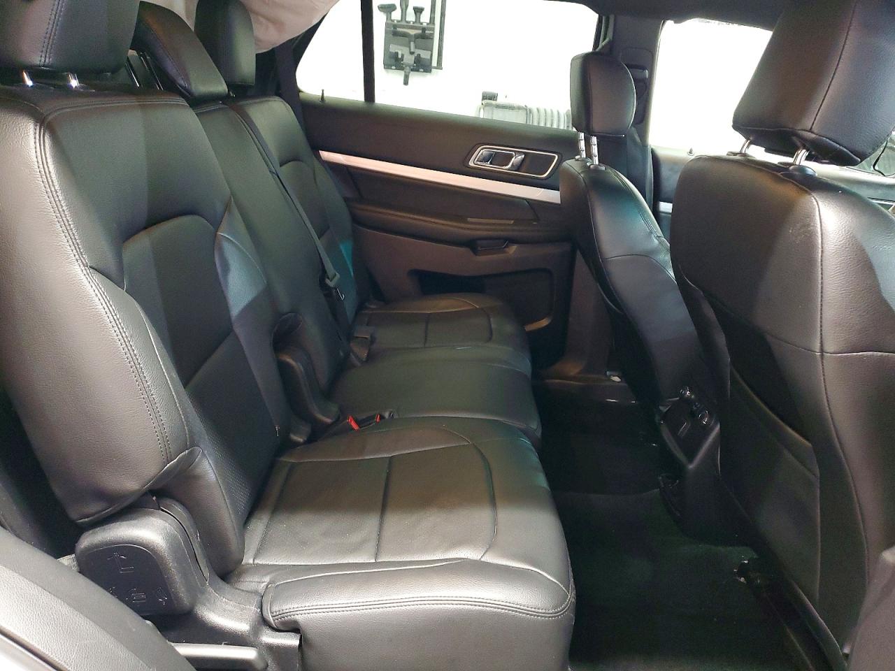 2017 FORD EXPLORER XLT photo 21