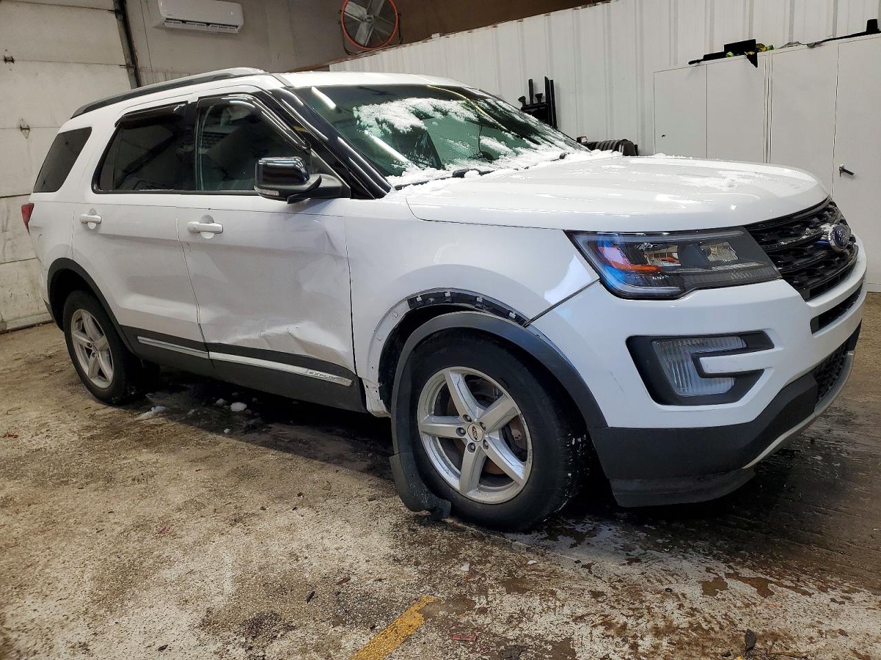 2017 FORD EXPLORER XLT photo 7