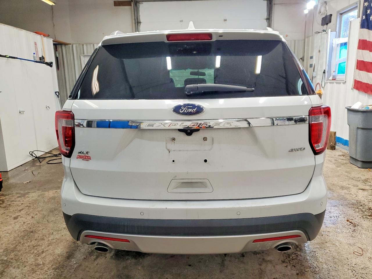 2017 FORD EXPLORER XLT photo 11