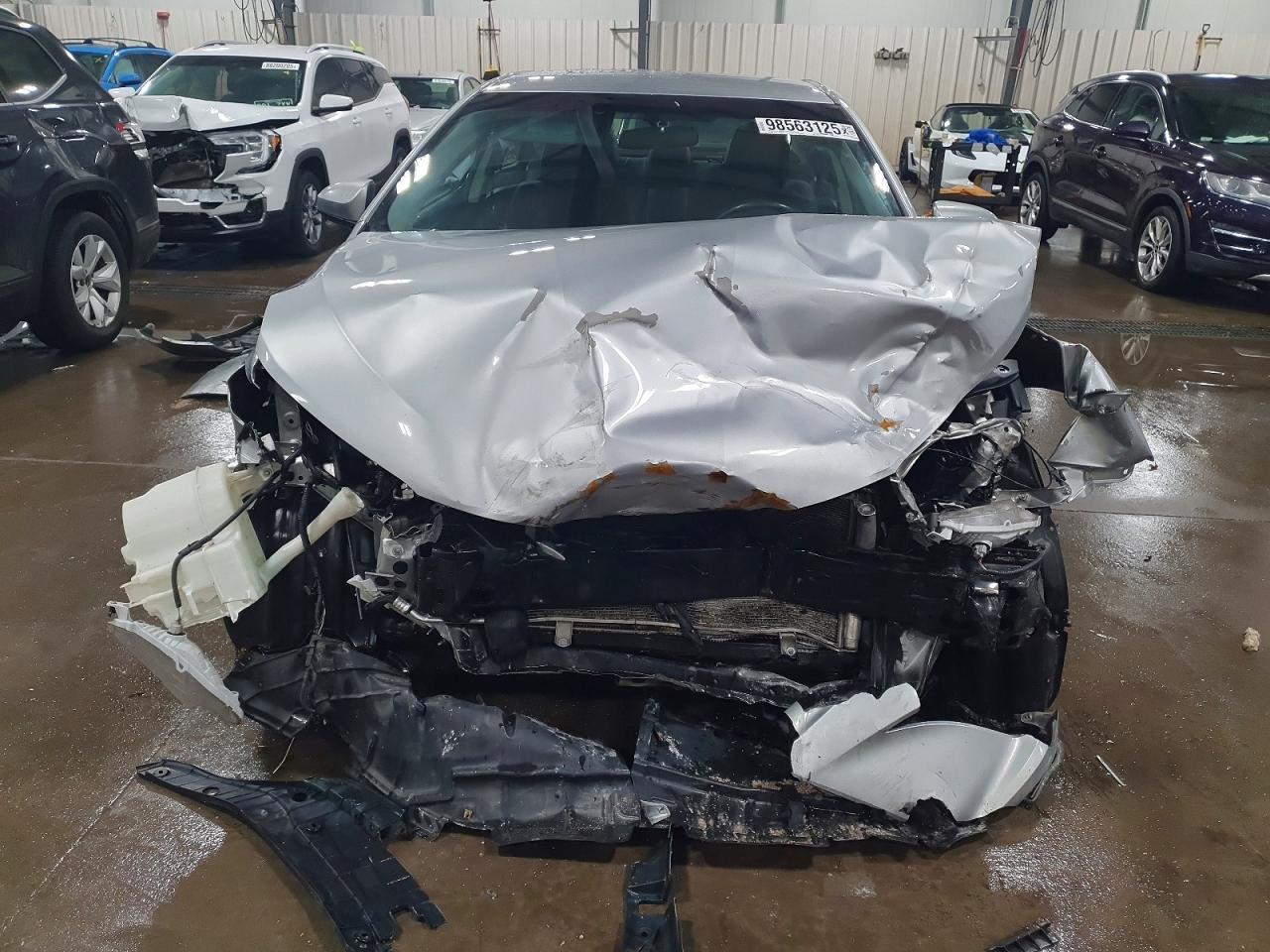 2015 TOYOTA CAMRY LE photo 13