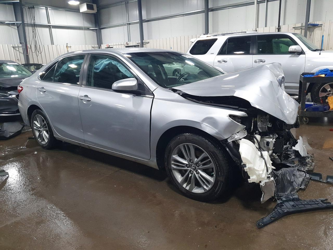 2015 TOYOTA CAMRY LE photo 10
