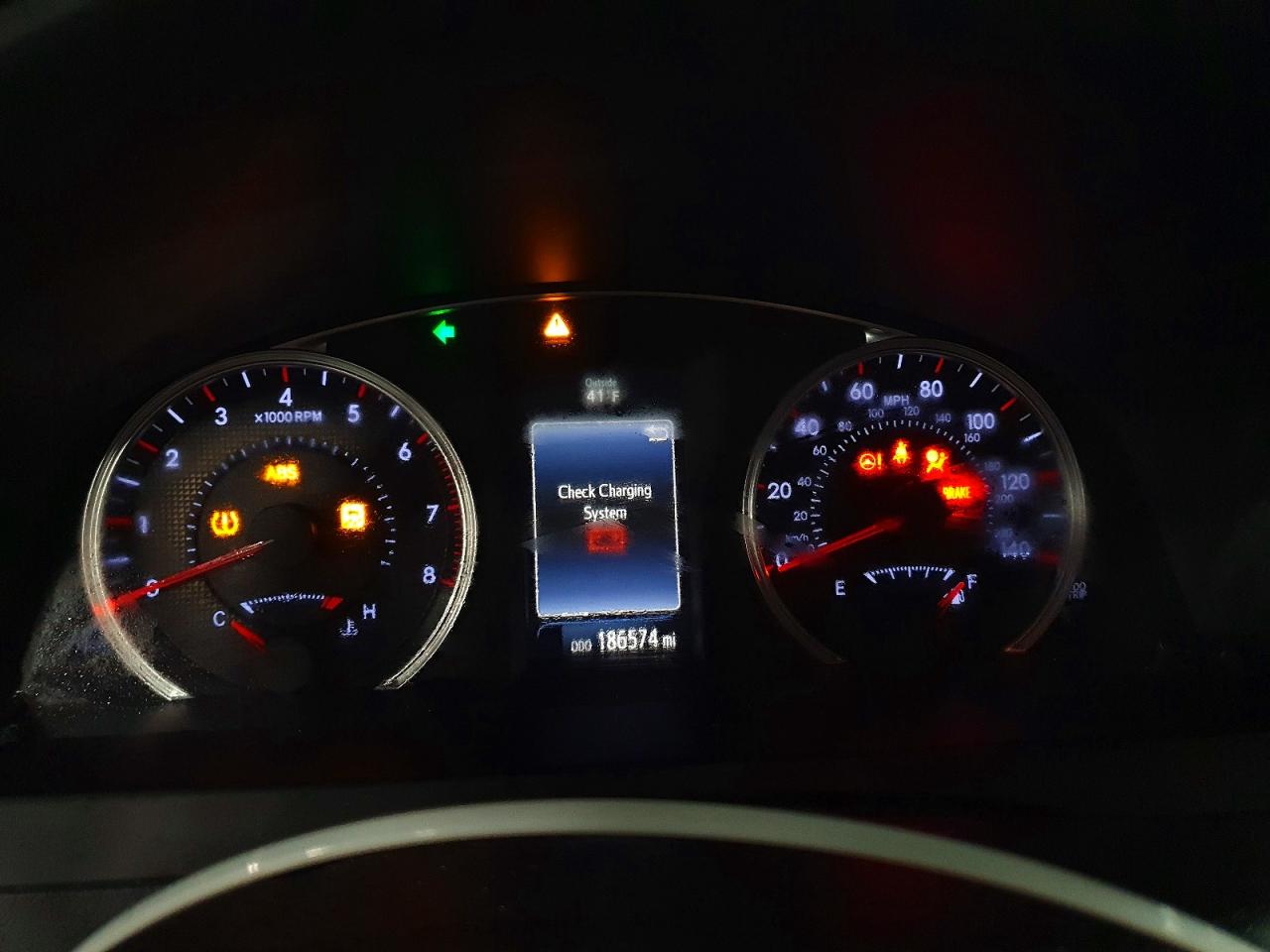 2015 TOYOTA CAMRY LE photo 25